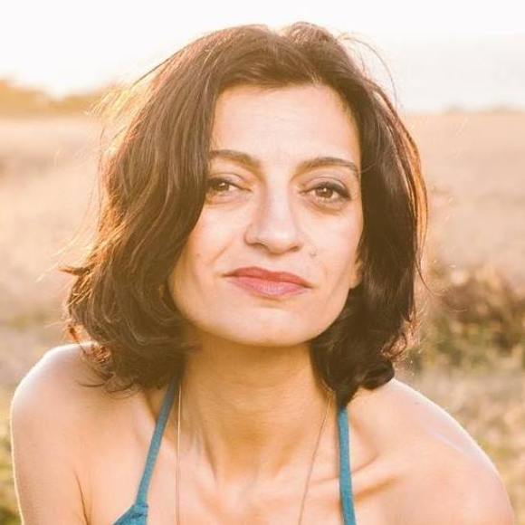 Meet your Posher, Firuzeh - Picture 1 of 1